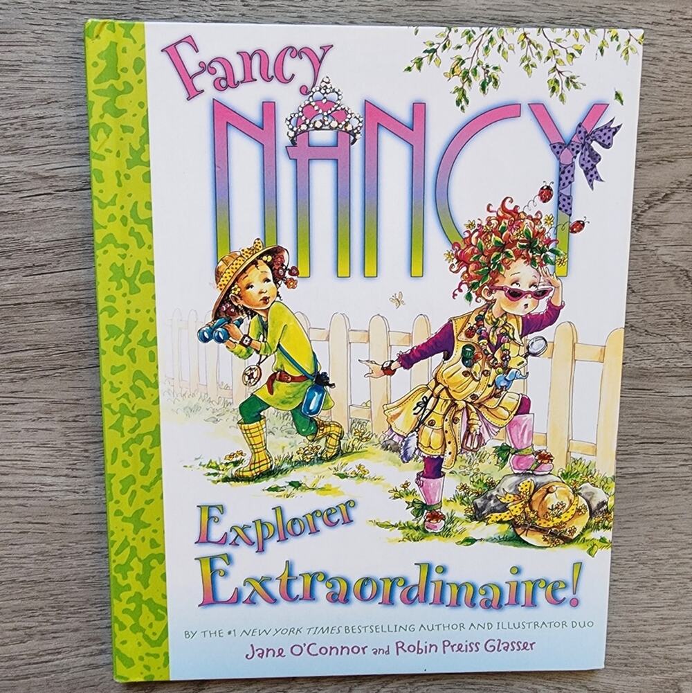 Fancy Nancy Explorer Extraordinaire Children's Illustrated Fiction Book Series